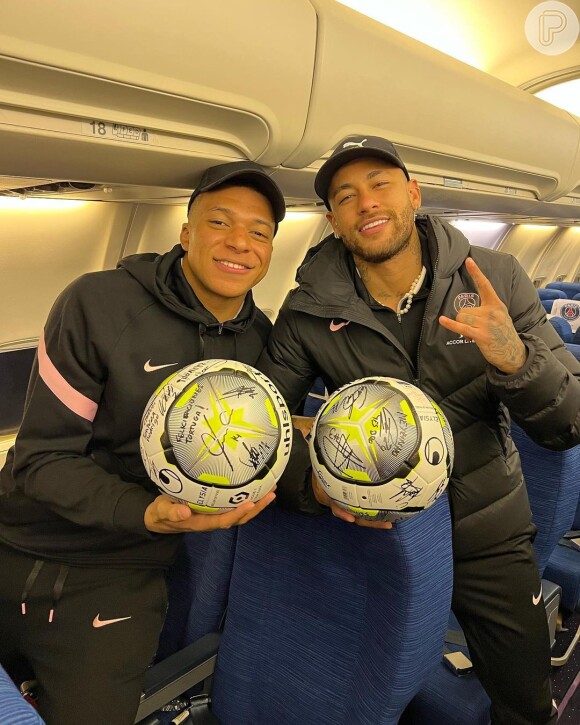 Nos vestiários, Neymar e Mbappé se tratam de forma fria