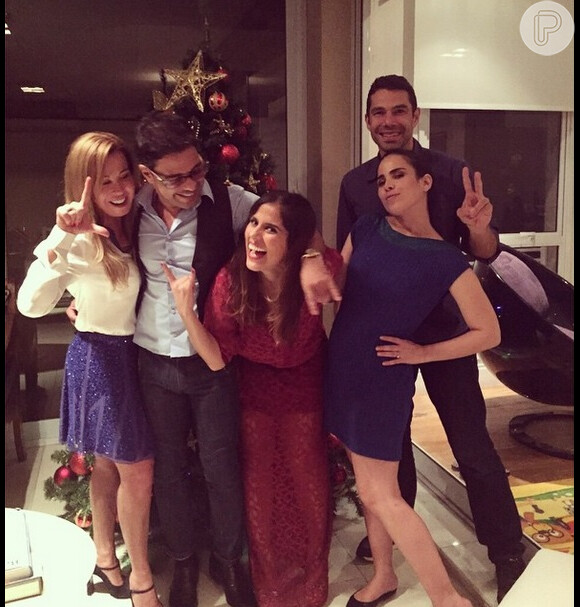 Zezé Di Camargo, Zilu, Wanessa, Camilla Camargo e Marcos Buaiz curtiram a noite de Natal juntos