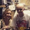 Jennifer Lawrence visita crianças em hospital na madrugada desta quinta-feira, 25 de dezembro de 2014