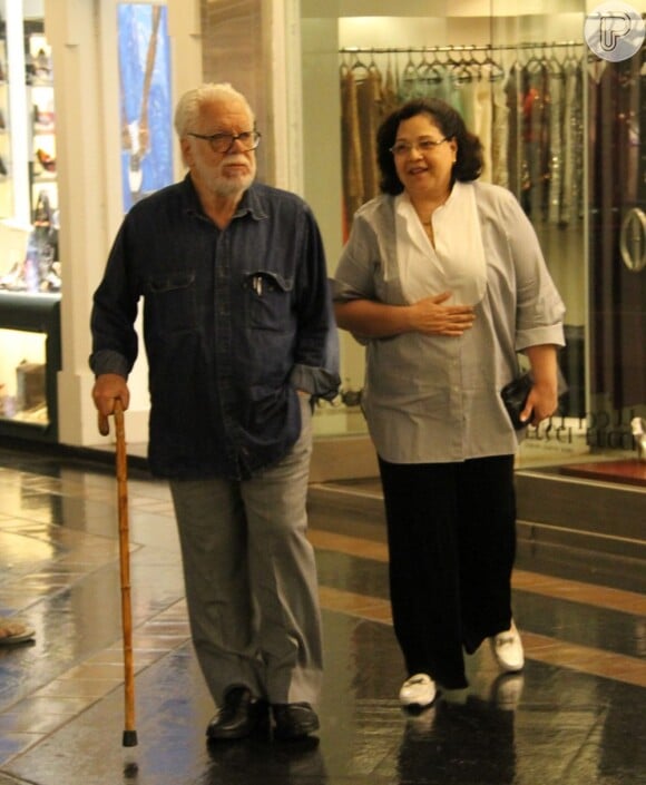 Manoel Carlos é casado com Beth Almeida, e comemorou recentemente seu aniversário de 80 anos