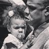 Blue Ivy curtindo o colinho do papai, Jay-Z