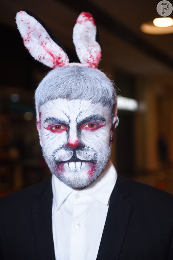 Nana Rude encarnou um coelhinho nada fofo em festa de Halloween