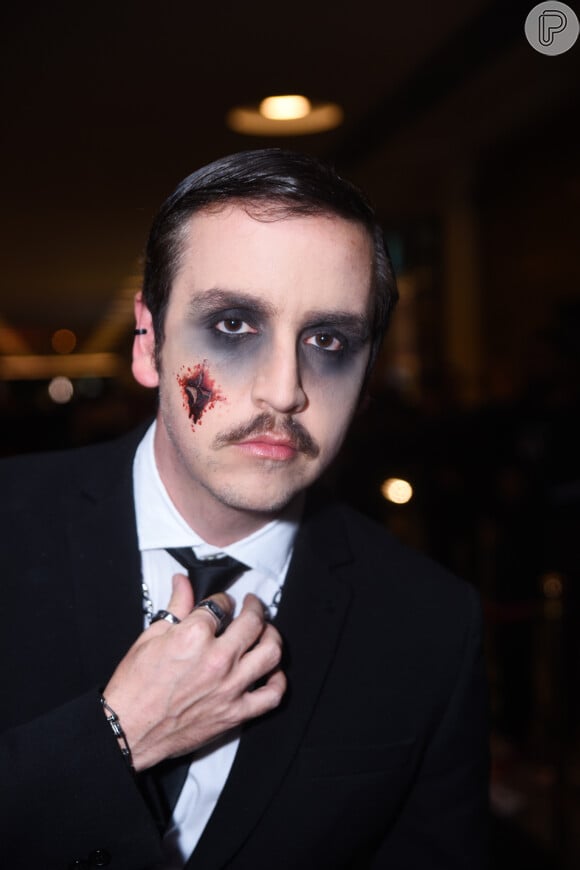 Wagner Santisteban apostou em maquiagem artística para festa de Halloween