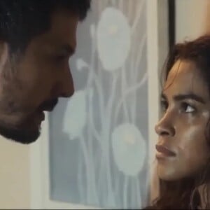 Brisa (Lucy Alves) recebe pedido de desculpas de Oto (Romulo Estrela) na novela 'Travessia' após ficar presa injustamente: 'Me desculpe... pela parte que me cabe nisso tudo que você passou, está passando...'