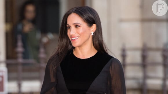 Meghan Markle explicou que casal precisou ficar calado por ordens superiores