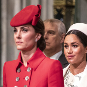 Meghan Markle mantém uma relação cordial com  Kate Middleton, mas nunca foi próxima da concunhada