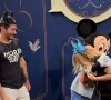 Grávida pela primeira vez, Viih Tube ganhou abraço de Mickey Mouse: 'Gente, eu chorei muito com ele!'