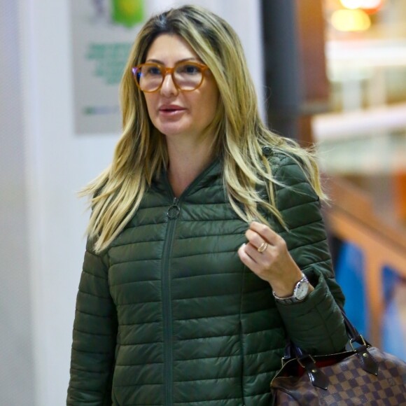 Antonia Fontenelle fez postagens no Instagram frustrada com o resultado da votação