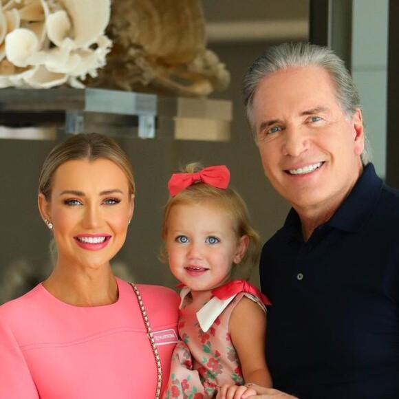Ana Paula Siebert é casada com Roberto Justus e mãe de Vicky, de 2 anos