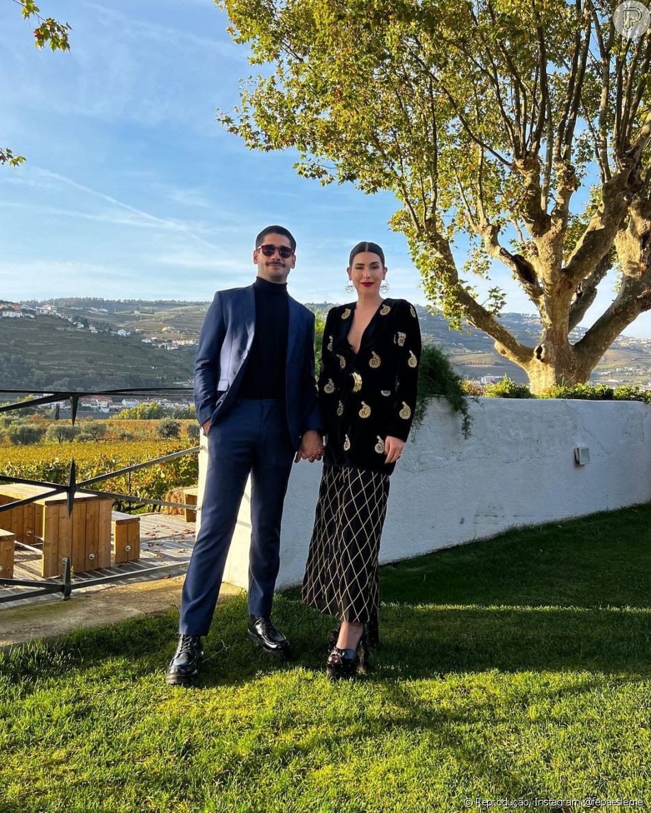 Look preto para casamento no campo: Fernanda Paes Leme escolheu a cor neutra em produção elegante