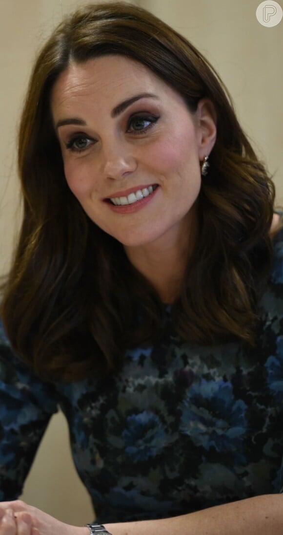 A maquiagem de Kate Middleton não pode ter cores fortes e olhos marcados 
