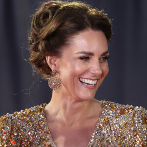 Kate Middleton usa maquiagem com batons suaves mesmo em aparições de gala