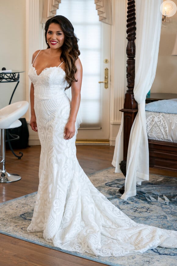 Vestido de noiva mais ajustado ao corpo: o look usado por Nancy Rodriguez em casamento carrega um mood mais sexy