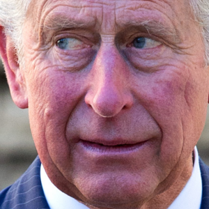 Rei Charles III: a expectativa é que, com a demissão em massa e um quadro monárquico mais enxuto, cessem as críticas de que a Família Real está lotada de 'parasitas'