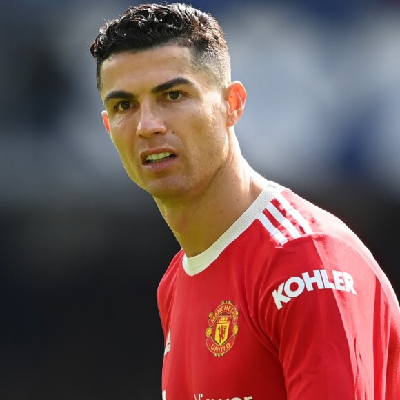 Cristiano Ronaldo anuncia saída do Manchester United