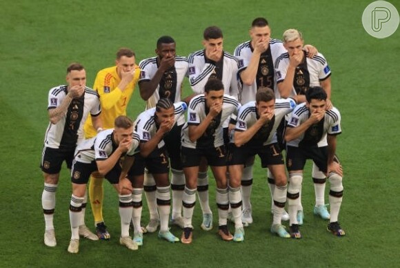 Copa do Mundo 2022: jogadores alemães protestaram pelo impedimento de usar a faixa de capitão com mensagem pelos direitos LGBTQIA+