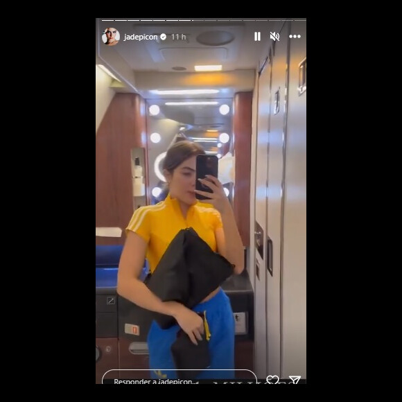 Amarelo e azul se combinaram no look Brasilcore de Jade Picon