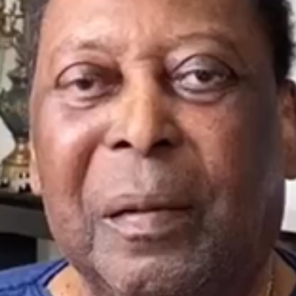 Pelé, de 82 anos, foi internado em um hospital de São Paulo nesta terça-feira (29)