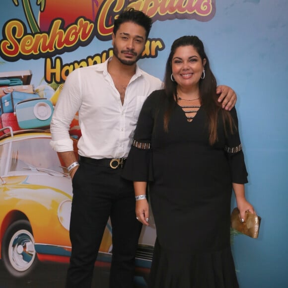 Marido de Fabiana Karla deixou atriz sem graça ao detalhar história íntima do casal