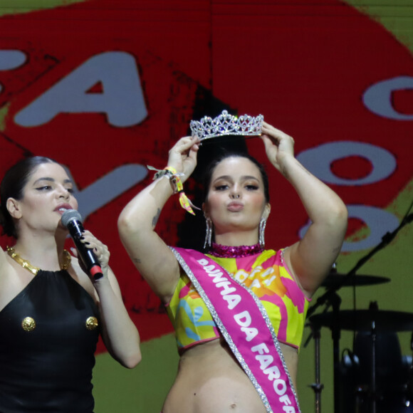 Viih Tube passou a coroa de Rainha da Farofa da Gkay para Karoline Lima