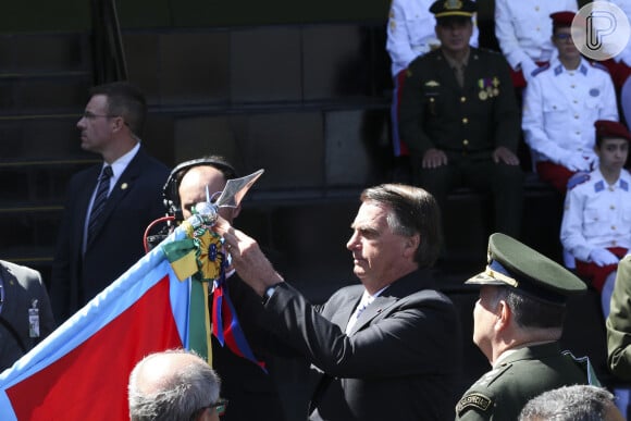 Além do isolamento pela derrota, Jair Bolsonaro enfrenta um quadro de erisipela na perna