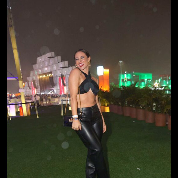 Relação de Paolla Oliveira com a moda mudou com o passar dos anos: 'Eu tive durante um tempo uma relação dúbia com a moda, ao mesmo tempo em que amava e queria transitar nesse universo, sentia que ele nem sempre era pra mim'