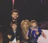 Shakira estava viajando com os filhos na época do vídeo