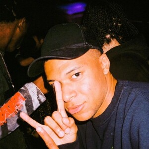 Ines Rau e Mbappé sofreram ataques racistas e transfóbicos na Copa do Mundo 2022