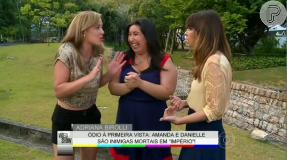 Maria Ribeiro e Adriana Birolli se divertem durante entrevista ao programa 'Video Show'