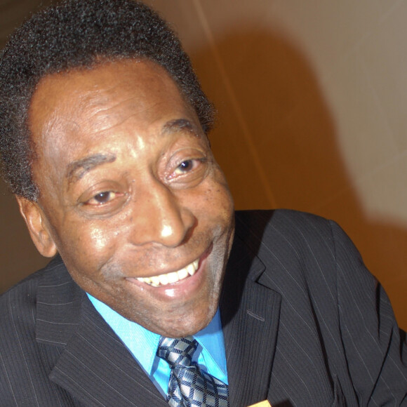 Novo boletim médico de Pelé foi divulgado