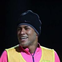 Neymar, de barba branca e gorro, volta aos treinos: 'Que seja ano de vitórias'