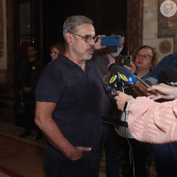 Diogo Vilela conversou com a imprensa em velório de Pedro Paulo Rangel
