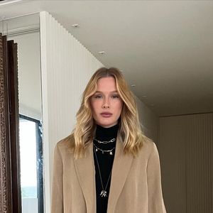 Anúncio do sexo e nome do filho de Fiorella Mattheis foi feito nos Stories da atriz