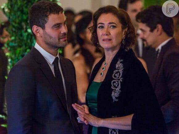 Maurílio (Carmo Dalla Vecchia) faz chantagem com Maria Marta (Lilia Cabral), na novela 'Império'