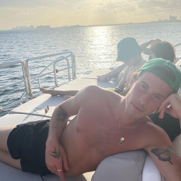 Ídolo pop, Shawn Mendes é considerado um dos homens mais bonitos de sua geração