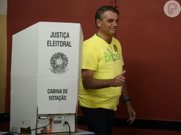 Jair Bolsonaro não vai entregar a faixa presidencial a Lula na posse do petista