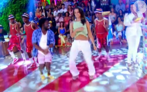 Paolla Oliveira se requebrou toda ao dançar kuduro no programa 'Esquenta!'