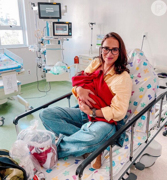 A mulher de Juliano Cazarré ficou com a filha em um hospital de São Paulo