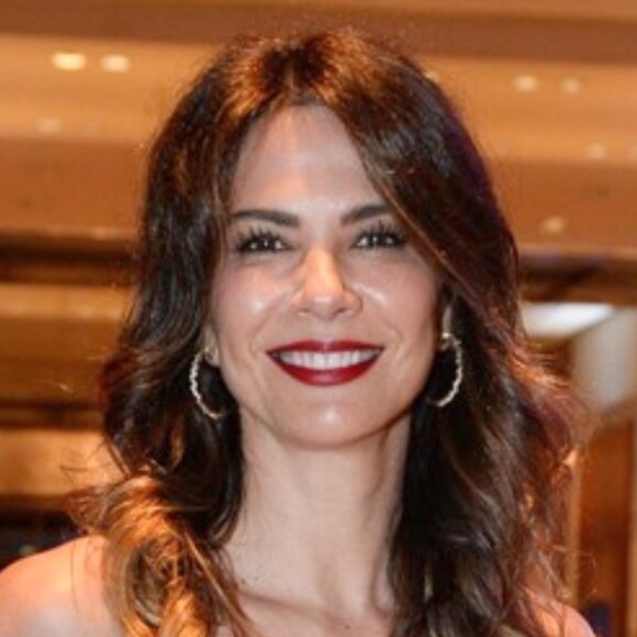 Luciana Gimenez vem compartilhando com os fãs a recuperação de um sério acidente em estação de esqui