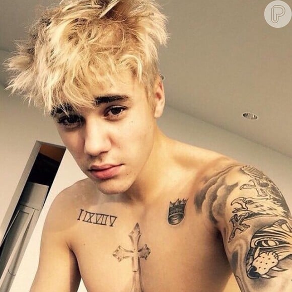 Em dezembro de 2014, Justin Bieber pintou o cabelo de loiro