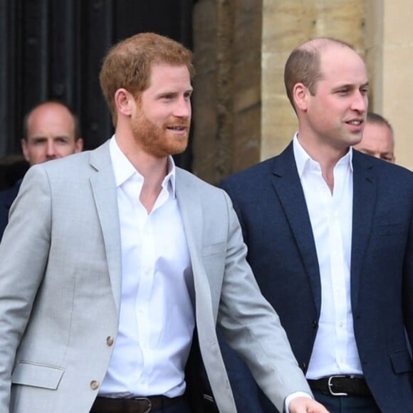 Família real: Príncipe William não quer Harry na cerimônia de coroação do Rei Charles III