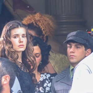 Camila Queiroz substitui Alanis Guillen como a mocinha Marê da novela 'Amor Perfeito'