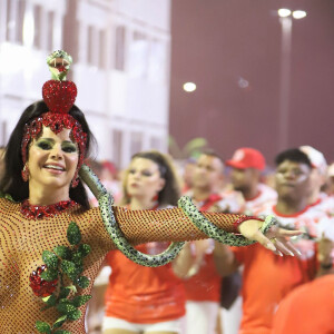 Viviane Araújo participou do ensaio vestida de Pecado Original