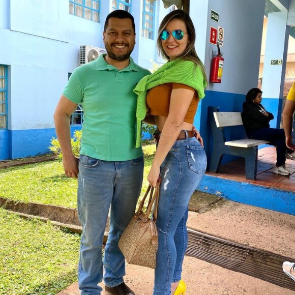 Andressa Urach acusou o ex-marido de estar em busca de fama e lamentou ter oferecido ajuda para que ele recuperasse sua rede social e criasse um canal no YouTube