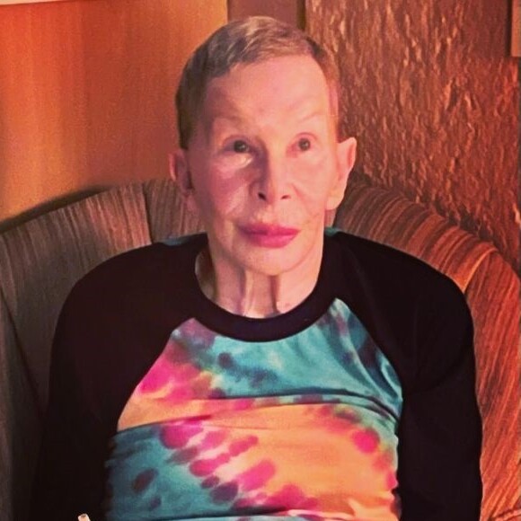 Rita Lee surgiu em foto compartilhada pelo marido, Roberto de Carvalho