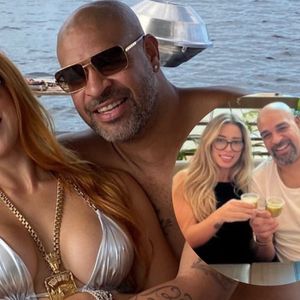 Adriano Imperador posta foto com mulher e ex reage