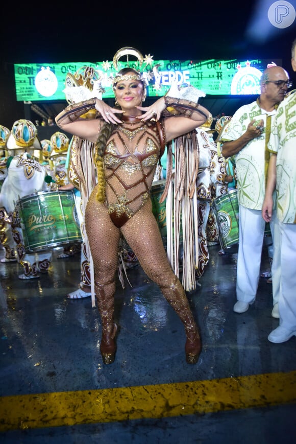 Viviane Araújo usou fantasia que fazia referência à música 'Asa Branca' no desfile da Mancha Verde no carnaval 2023 de São Paulo