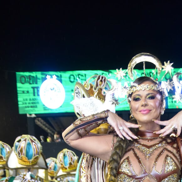 Viviane Araújo usou fantasia que fazia referência à música 'Asa Branca' no desfile da Mancha Verde no carnaval 2023 de São Paulo