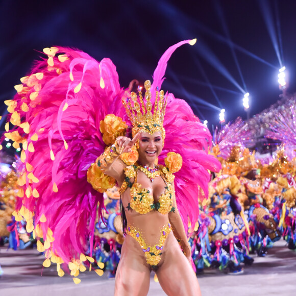 Mileide Mihaile comentou sobre o seu preparo para o desfile