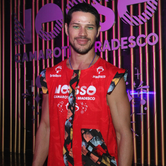 Solteiro, José Loreto curtiu Carnaval no Rio de Janeiro